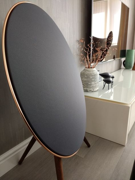 Beoplay a9 Beoplay A9, Loft Style Interior, Radio Design, Tv Cabinet Design, Speaker Box Design, Apt Ideas, Scandi Home, Dieter Rams, Sound Systems