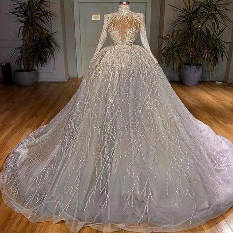 Valdrin Sahiti Dresses, Valdrin Sahiti, Extravagant Wedding Dresses, Backless Bridal Gowns, Fancy Wedding Dresses, Dream Wedding Ideas Dresses, African Queen, A Wedding Dress, Fairytale Dress