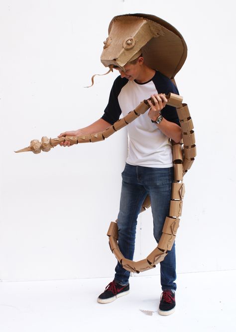 Snake Homemade Snake Costume, Snake Puppet Diy, Cobra Costume Diy, Diy Snake Costume, Snake Costume For Kids, Cardboard Snake, Cobra Costume, Jungle Book Snake, Jungle Costume