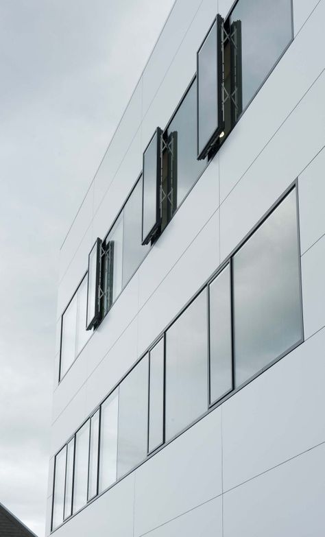 Graz University Center for Production + Day Care / Hans Mesnaritsch Facade Architecture Design, Building Facade, Minimal Art, Facade Architecture, Window Design, Facade Design, Windows And Doors, University, Architecture Design