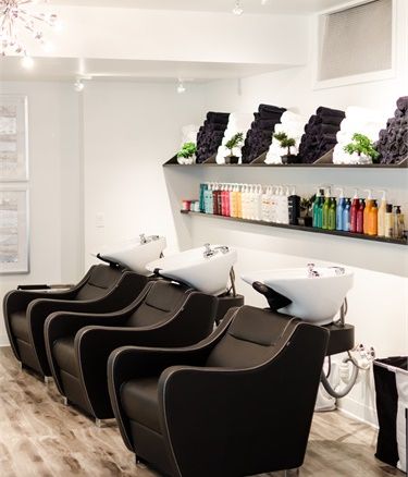 Bentley Hair and Beauty Opens New Salon in Gold Coast, Chicago - Salon & Spa Tours - Salon Today Shampoo Area In Salon Interior Design, Salon Concepts Interior Design, Shampoo Area In Salon, Modern Salon Suite, Salon Concepts, Hair Salon Interior, Salon Suites Decor, Salon Stations, Styling Stations