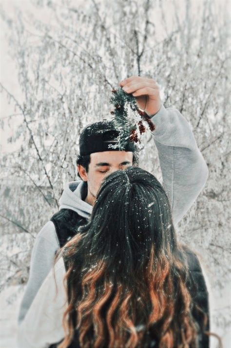 Not my photo! Edited by me Christmas Couple Pictures, Boyfriend Kissing, Couple Goals Teenagers, Goals Pictures, Cute Couples Photos, Boyfriend Goals, Relationship Goals Pictures, The Perfect Guy, Christmas Couple