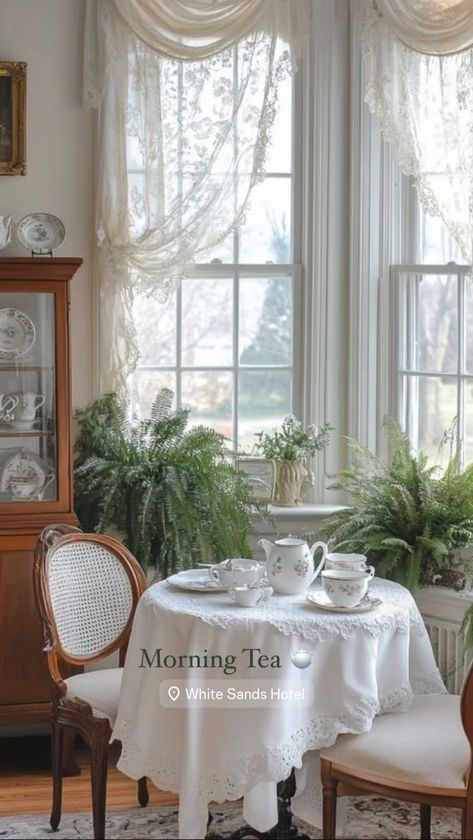 Tea Room Ideas Home, Edwardian Dining Room, Edwardian Decor, Victorian Tea Room, Diana Barry, Antique Home Decor Ideas, Curved Furniture, Floral Fabrics, Antique Home Decor