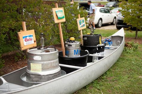 Who says kegs are only for college kids? Place them in a canoe with beers of your choice to add some personality to a casual reception. Canoe Wedding, Diy Wedding Bar, Wedding Drink Station, Campground Wedding, Fishing Wedding, Low Cost Wedding, Rustic Wedding Chic, Cottage Wedding, Camp Style