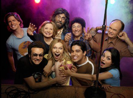 Front row L-R: Danny Masterson, Laura Prepon, Wilmer Valderrama, Mila Kunis. Second row L-R: Josh Meyers, Debra Jo Rupp, Tommy Chong, Don Stark, Kurtwood Smith. Season 8 of That 70s Show That 70s Show Cast, Josh Meyers, 70s Aesthetic Wallpaper, Cast Pictures, 70 Show, 70s Show, Wilmer Valderrama, 70s Men, Laura Prepon