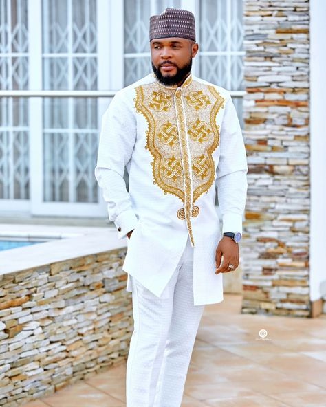 Bespoke tailoring, meticulous crafting and timely delivery. (3 days delivery) Call/Dm/WhatsApp 0555957436 to book an appointment Or walk into our showroom #agbada #menkaftan #bespoketailoring #kaftan Latest Kaftan Designs, Kaftan Suit, Wedding Suit Groomsmen, Suit Groomsmen, White Wedding Suit, African Kaftan, Wedding Suits Groomsmen, White Kaftan, African Suit