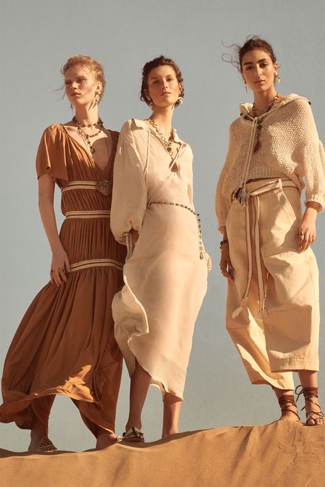 Zara Collection Spring 2019 Campaign | Fashion Gone Rogue Zara Campaign, Zara Spring, Outfit Collection, Outfit Zara, Spanish Fashion, Campaign Fashion, Zara New, Zara Fashion, In The Desert