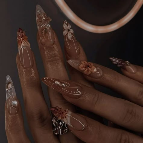 Flower Nail Aesthetic, Brown And Gold Nail Art, Gold Floral Nails, Elegant Aesthetic Classy, Floral Nails Acrylic, Nails For Hawaii, Edgy Nails, February Nails, Simple Acrylic Nails