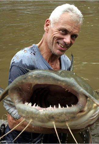 Giant Catfish, Dangerous Fish, Big Catfish, Jeremy Wade, Bass Fishing Shirts, Fly Fishing Shirts, River Monsters, Catfish Fishing, Monster Fishing