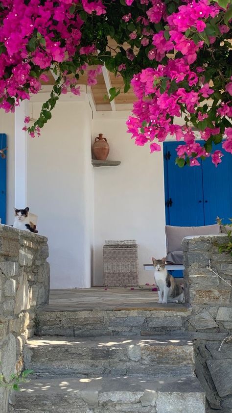 Paros Greece Aesthetic, Greece Vacation Aesthetic, Outfits Greece, Greece Aesthetics, Greece Paros, Greece Sea, Greek Island Hopping, Summer Island, Greek Summer