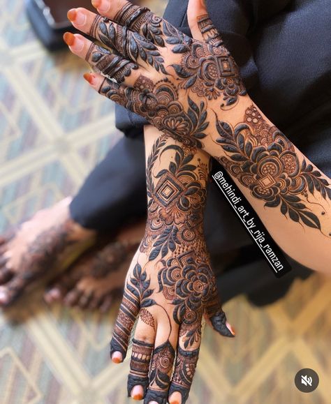 Mehandi Designs Dubai, Mehndi Designs Back Hand Arabic, Mehendi Designs Dubai, Half Mehndi Design, Stylish Mehndi Designs For Back Hand, Dubai Mehndi Design, Dubai Mehndi Designs, Dubai Mehendi Designs, Indian Mehndi Design