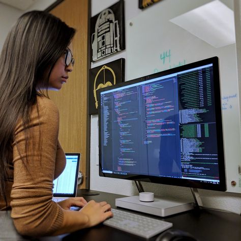 Three things I wish I knew before becoming a software developer Coder Girl, Tech Girl, Computer Coding, Computer Engineering, Smart Women, Smart Tech, Studying Inspo, Syntax, Study Inspiration