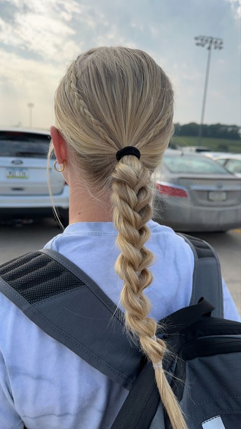 Sports Hairstyles Aesthetic, Chill Braided Hairstyles, Color Run Hairstyles, Hairstyle Inspo Pics, Easy Hairstyles Long Thick Hair, Cute Track Meet Hairstyles, First Responder Hairstyles, Basic Ponytail Hairstyles, Funky Braided Hairstyles