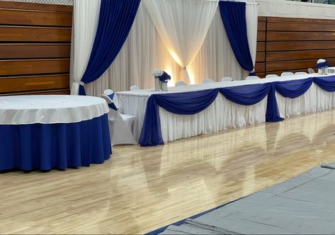 Auditorium Decoration Ideas, Small Wedding Decor, Birthday Napkins, Birthday Food, 80th Birthday, Small Wedding, Wedding Engagement, Wedding Table, Wedding Decorations