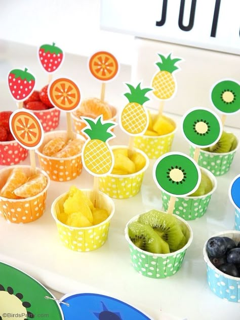 Fruits For Birthday Party, Fruit Birthday Decorations, Fruits Themed Birthday Party, Two Frutti Birthday Party, Sweet One Party Food Ideas, Play Date Birthday Party, Birthday Fruit Ideas, Tropical Fruit Decor, Hey Bear Sensory Birthday Party Food