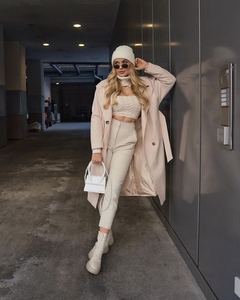 PAULINA KURKA | Frankfurt on Instagram: “Happy Sunday. 🐝 Which one do you like more 1 or 2? Coat: @topshop Pants: @zara Knit: @zara Boots: @stradivarius Hat: @zara man” Nude Combat Boots Outfit, Beige Combat Boots Outfit, Beige Boots Outfit, Bag Jacquemus, Combat Boot Outfit, Outfit Botas, Street Style Fall Winter, Look Zara, Zara Men