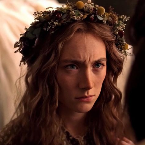 saoirse ronan (fanpage) 🌹 on Instagram: “are you more like jo or meg? ❣️ #saoirseronan @littlewomenmovie” Jo March, Little Women, A Flower, Long Hair, Crown, On Twitter, Twitter, Flowers, Hair