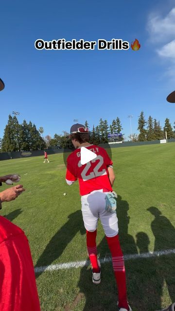 Jason Ferber on Instagram: "PRACTICE THE WAY YOU PLAY😤Sometimes it’s a challenge for coaches to find specific drills for developing elite outfielders… because it seems like almost ALL the detailed defensive drills like footwork, glove presentation, ball transfer, stride angles, transitions, communication etc… are designed mainly for infielders/ catchers🤔 It’s almost as if all Outfielders are supposed to do is take fungos, shag fly balls during BP, and take a knee and eat bbq flavored sunflower seeds during PFP’s and bunt coverage defense😒 Not hard to see why most young players prefer the idea of playing the infield… because there’s a lot more action, engagement, and instruction🤷🏽‍♂️ Here’s 28 grad (8th grade) lefty stick Centerfielder and MY GUYY🤩 @kylen.gravely (aka “McCAFFREY”🏈🔥) Outfield Drills Baseball, Baseball Training Drills, Baseball Workouts, Softball Drills, Baseball Drills, Fly Ball, Baseball Stuff, Baseball Training, The Outfield