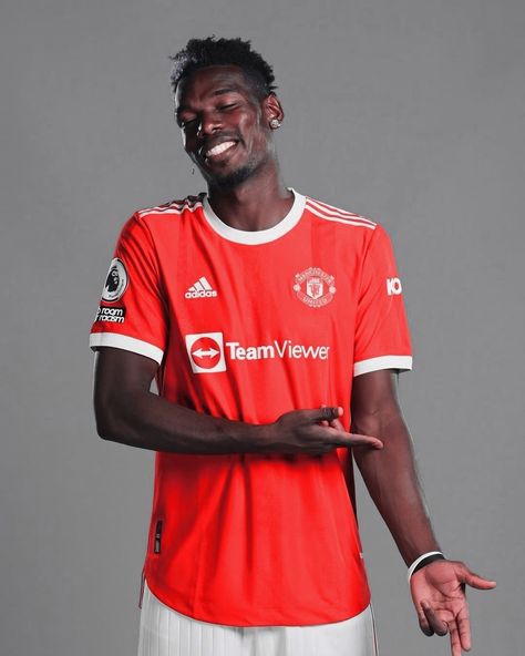 PAUL POGBA|TEAM Pogba Manchester United, Paul Pogba Manchester United, Jheri Curl, Manchester United Team, Haha Photos, Manchester United Legends, Manchester United Players, Paul Pogba, Man Utd