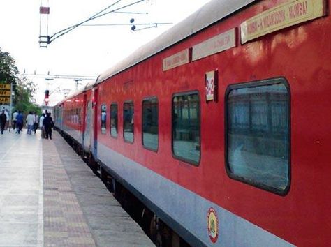 Mum-Del Rajdhani theft: 25 people drugged near Ratlam, Rs 10-15 lakh stolen Rajdhani Express, Train Ticket Booking, Train Route, Migrant Worker, Indian Railways, Thiruvananthapuram, Train Service, Train Tickets, Railway Station