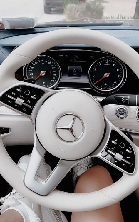 White Mercedes Benz Aesthetic, White Cars Aesthetic, White Car Aesthetic, Benz Aesthetic, White G Wagon, Mercedes Aesthetic, White Mercedes, Mercedes Sport, Mercedes Interior