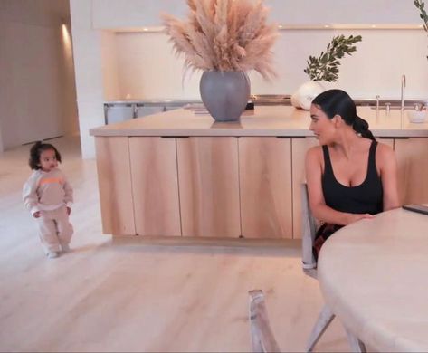 Kim K House, Kim Kardashian House, Kim Kardashian Home, Kim House, Clothes Drawer Organization, Kardashian Home, Kardashian Kids, Minimalist Interior Design, Kim K