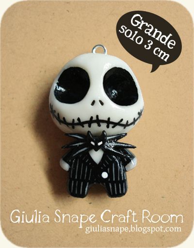 Jack Skellington pendant by ~GiuliaSnape on deviantART Fimo Kawaii, Crea Fimo, Polymer Clay Halloween, Halloween Clay, Polymer Clay Figures, Cute Polymer Clay, Cute Clay, Clay Figures, Fimo Clay