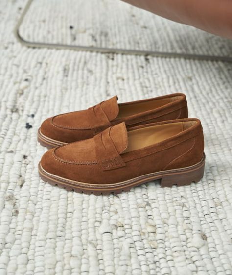 Chunky Loafer, What A Girl Wants, Preppy Chic, Chelsea Boots Women, Wedges Style, Black Week, Suede Loafers, Sporty Look, The Chic