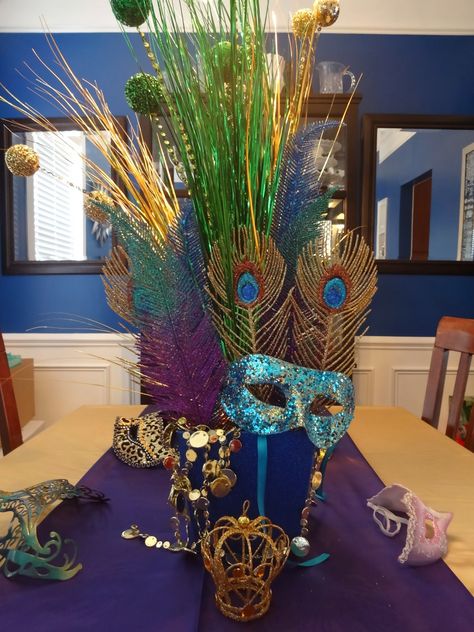 Purim Centerpieces, Purim Party Ideas, Purim Decorations, Purim Jewish Holiday, Feast Of Purim, Jewish Decorations, Purim Festival, Purim Crafts, Purim Ideas