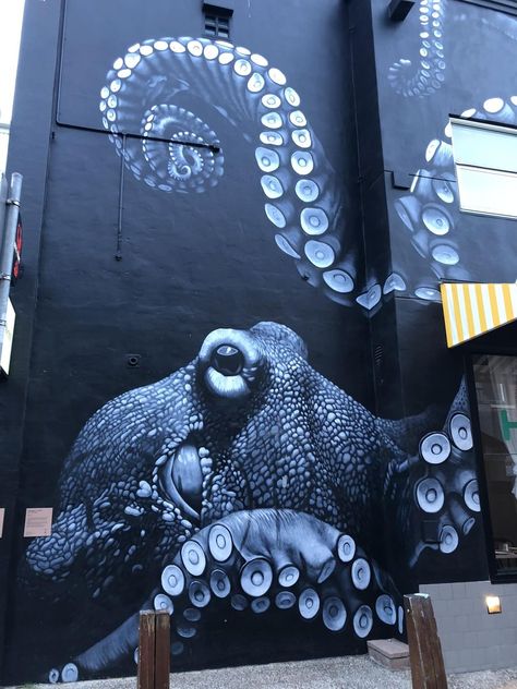 Cephalopod Appreciation Society | Nice Octopus 🐙 street art in South Brisbane Octopus Art Painting, Paint An Octopus, Octopus Eye, Moody Octopus, Octopus Graffiti, Octopus Mural, Octopus Graffiti Art, Kraken Wall Mural, Octopus Artwork