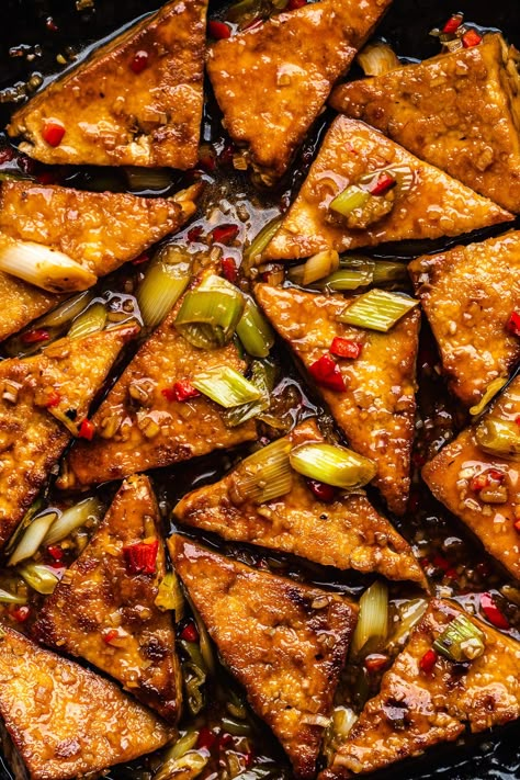 Lemongrass tofu is a meat-free take on a popular Vietnamese dish. It's easy to make - baked or fried, flavourful, vegan and gluten-free. Vegan Asian Side Dishes, Fun Tofu Recipes, Vegan Fakeaway Recipes, Vietnamese Tofu Recipes, Vegetarian Vietnamese Recipes, Vegan Vietnamese Recipes, Thai Recipes Vegetarian, Asian Recipes Vegetarian, Vietnamese Tofu