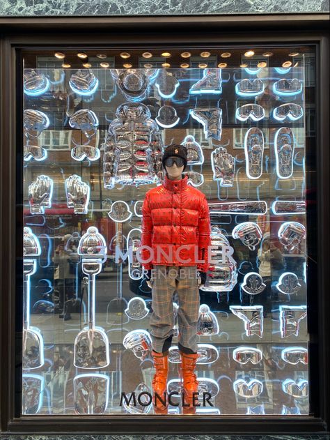 Sports Window Display, Bond Street London, Photo Booth Design, Booth Display, Bond Street, Sports Bar, Display Design, Shop Window, Shop Display