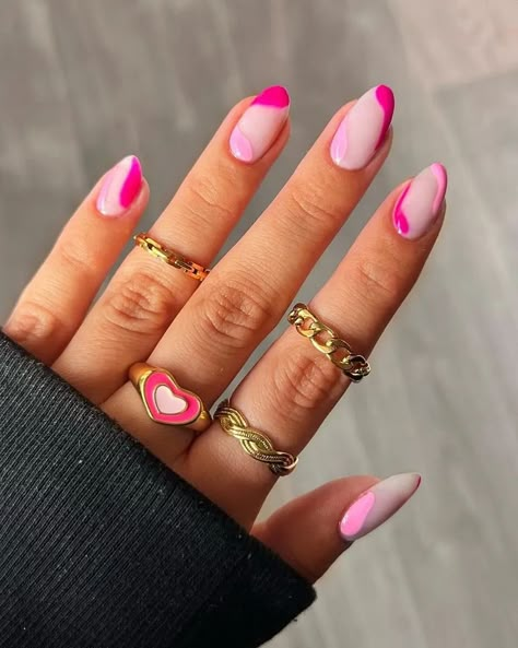 Las uñas rosa Barbie son la cereza al pastel para triunfar con la tendencia Barbiecore. Candy Pie, Pink Summer Nails, Bright Summer Nails, February Nails, Almond Nails Designs, Builder Gel, Cute Summer Nails, Gel Rubber, Pink Nail Designs