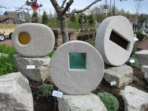 cardboard box, concrete mix and some stained glass scraps?  garden art? knew I kept them for something. Garden Art Sculptures Cement, Stained Glass Scraps, Hyper Tufa, Rich Ideas, Concrete Creations, Cement Garden, Totem Poles, Cement Art, Concrete Sculpture