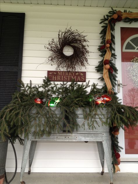 Country Christmas decor country Christmas porch Prim Christmas, Country Christmas Decorations, Brown Christmas, Christmas Porch Decor, Christmas Porch, Primitive Christmas, Country Christmas, Christmas Love, Christmas Deco