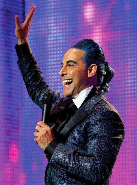 Original Character Caesar Flickerman, Hunger Games Hair, Hunger Games Capitol, Mens Blue Hair, Hunger Games Party, Capitol Couture, Quarter Quell, Hunger Games Fashion, Hunger Games Characters