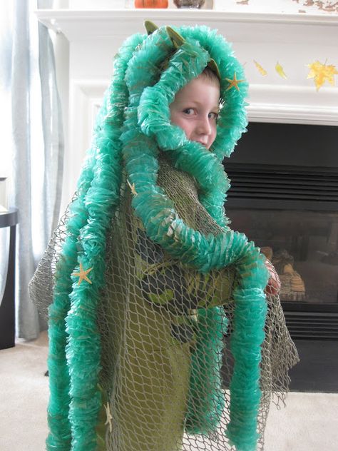 That Mommy Blog: The Sea Monster Monster Costume Diy, Monster Fancy Dress, Scary Sea Creatures, Under The Sea Costumes, Dory Party, Sea Costume, Barbie Convention, Monster Costume, Diy Monsters