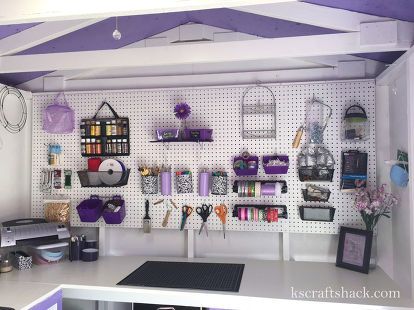 Craft Shed Ideas, Craft She Shed, She Shed Craft Room, Peg Boards, Pegboard Storage, Shed Office, Small Craft Rooms, Shed Interior, Craft Shed