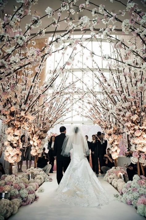 Winter Wedding Arch, Branch Arch Wedding, Wedding Church Aisle, Sakura Wedding, Church Aisle, Wedding Ceremony Ideas, Boda Diy, Church Wedding Decorations, Garden Weddings Ceremony