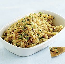 Try Orzo with Brown Butter and Parmesan! You'll just need 1-1/2 cups lower-salt chicken broth, 2 Tbs. unsalted butter, 1 cup orzo, 1/3 cup dry white wine... Orzo Parmesan, Butter Orzo, Orzo Recipes Side, Fine Cooking Recipes, Parmesan Orzo, Hungry Eyes, Orzo Recipes, Pasta Sides, Parmesan Recipes