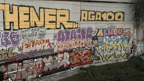 Macbook Wallpaper Graffiti, School Aesthetic Banner, Graffiti Widget, Paris Graffiti, Europe Aesthetic, Graffiti Wallpaper, Twitter Banner, Street Graffiti, Atticus