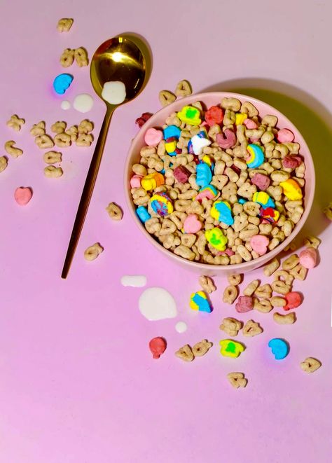 Cereals Photography, Cereal Party, Cartoons Eating, Lucky The Leprechaun, Yogurt Drops, Types Of Cereal, Best Cereal, Cereal Killer, Bowl Of Cereal