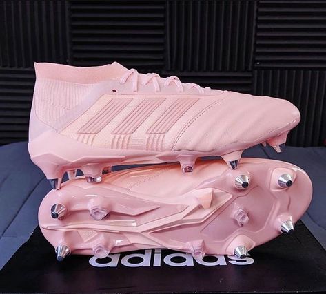 Cute Football Boots, Football Boots Aesthetic, Pink Football Cleats, Custom Football Cleats, Rugby Cleats, Adidas Soccer Boots, Pink Soccer Cleats, Cool Football Boots, Best Soccer Cleats