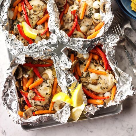 Chicken Veggie Packets Chicken Foil Packets, Foil Pack Dinners, Foil Pack Meals, Foil Dinners, Foil Packet Meals, Sheet Pan Suppers, Foil Packets, Herb Chicken, Low Sodium Recipes