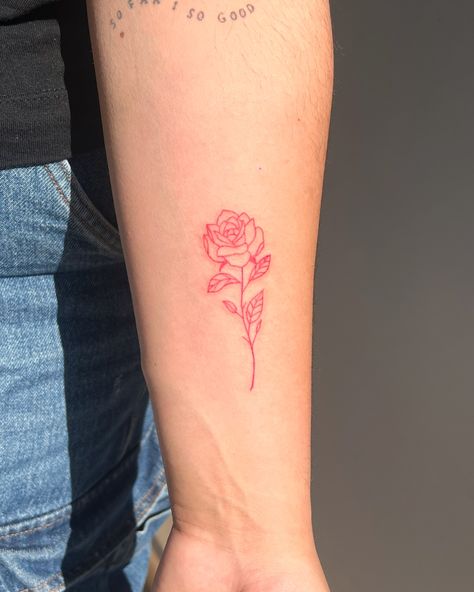 💢 Some red tattoos 💢 2x1 en tatuajes minis todo octubre 🗓️ 11 3227 4048 📲 Red Line Rose Tattoo, Black Line Tattoo, Line Tattoo Ideas, Red Tattoo, Tattoo Rose, Red Tattoos, Line Tattoo, Minimalist Tattoos, Black Line