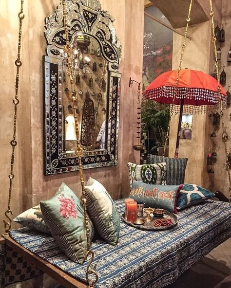 How To Create An Indian Inspired Living Room Victorian Porches, India Party, Living Room Indian, Vintage Home Decor Boho, Boho Textiles, Indian Room, Indian Living Room, Home Decor Indian, Indian Living Rooms