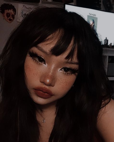 Emo Asian Makeup, Maquillaje E Girl Dark, Dark Grunge Makeup, Makeup Ideas Emo, Soft Grunge Makeup Look, Ethereal Makeup Goddesses, Make Up Grunge, Soft Gothic Makeup, Soft Grunge Makeup