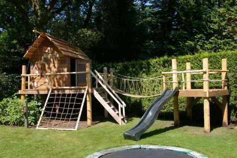 Backyard Play Spaces, Backyard Fort, Kids Backyard Playground, Play Area Backyard, Backyard Kids Play Area, Tree House Plans, Tree House Diy, Tree House Kids, Diy Playground