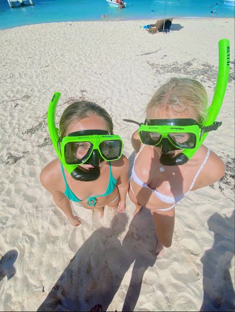 Snorkeling Pictures, Cruise 2023, Beach Pic, Diving Gear, Summer 3, Preppy Summer, Pic Ideas, Snorkeling, Summer Aesthetic