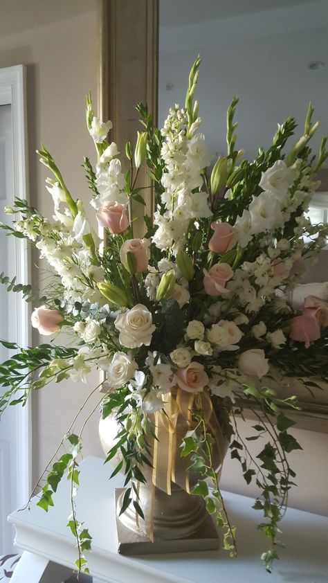 Gladiolus Flower Centerpiece, Floral Arrangements With Gladiolas, Arrangements With Gladiolus, Bouquet With Gladiolus, White Roses Arrangement Vase, Gladiolus Flower Arrangements Vase, Urn Vase Floral Arrangements, Grand Flower Arrangements, Flower Shop Arrangements